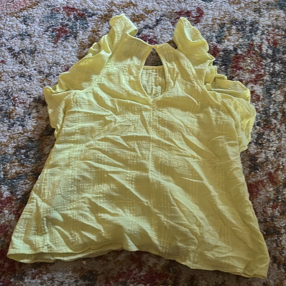 Universal Thread Lemon Sleeveless Top - Picture 4 of 4